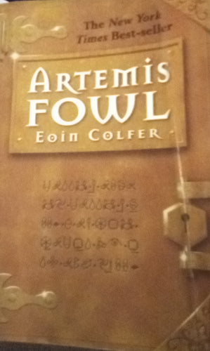 Atremis Fowl Book 1 (Gold Cover) by Eoin Colfer  ( Paperback) Used  ISBN 0439356008